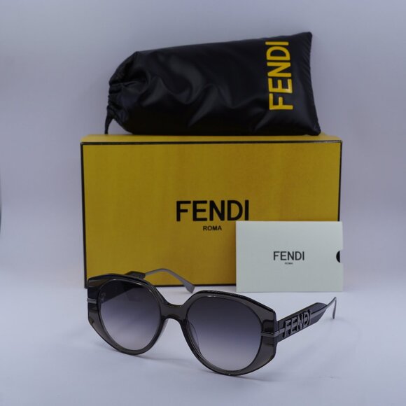 Fendi FE40083U 20B Butterfly Sunglasses - Grey - Picture 1 of 9